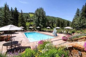 Ski In, Ski Out 1 Bedroom Vacation Rental In The Heart Of Lionshead Village With Heated Slope Side P