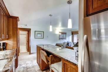 Ski In, Ski Out 1 Bedroom Vacation Rental In The Heart Of Lionshead Village With Heated Slope Side P