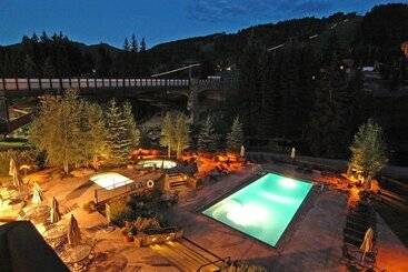 Ski In, Ski Out Studio Condo In The Heart Of Lionshead Village With Hot Tubs And Pool