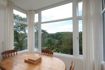 1 Hazeldene
