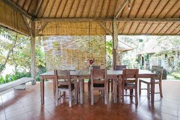 هاستل Bali Eco Living Yoga Healing Meditation And Retreat Center