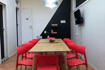 تختخواب و صبحانه Be Nomad Home Stay