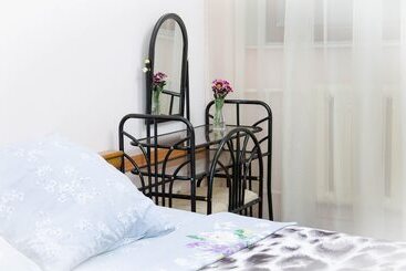 Domino   Hostel
