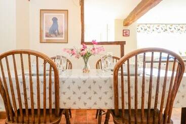 Henmarsh Cottage