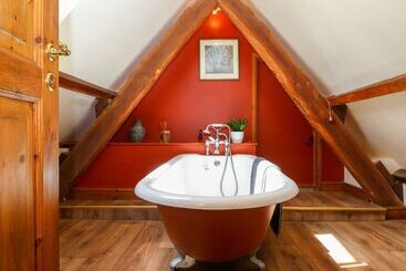 Henmarsh Cottage