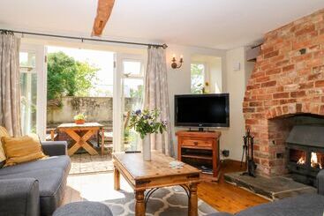 Henmarsh Cottage