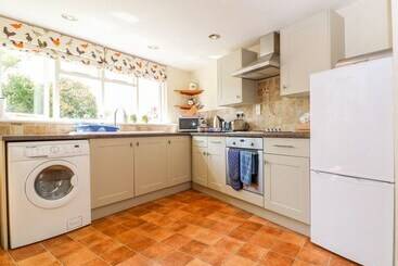 Henmarsh Cottage