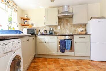 Henmarsh Cottage