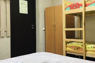 Hostel Happy House On Kholmogorova