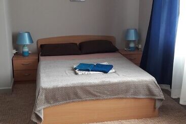 Hostel Happy House On Kholmogorova