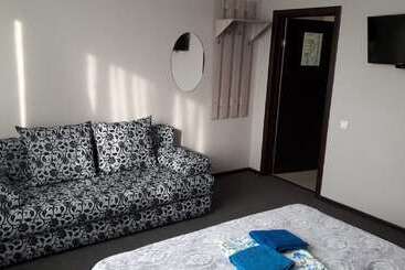 Hostel Happy House On Kholmogorova