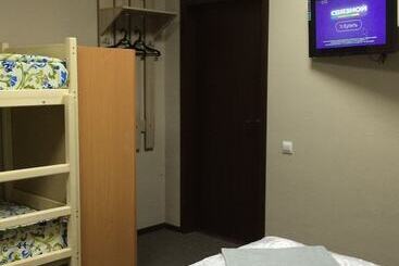 Hostel Happy House On Kholmogorova