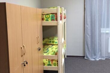 Hostel Happy House On Kholmogorova