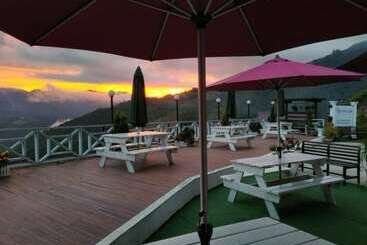 هتل Bayu Senja Lodge