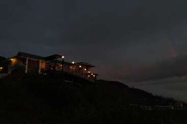 هتل Bayu Senja Lodge