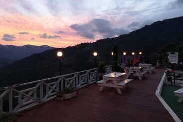 هتل Bayu Senja Lodge