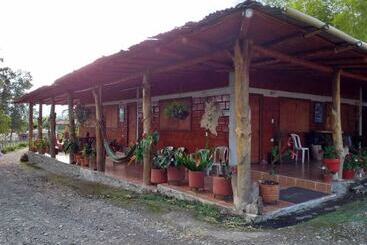 هتل Cabanas Y Camping Colinas De San Diego