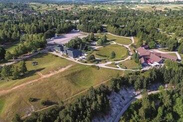 هتل Kamp Korana