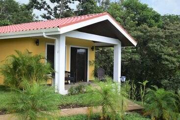 هتل Lake Gardens Arenal Villas