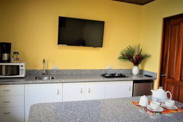 هتل Lake Gardens Arenal Villas