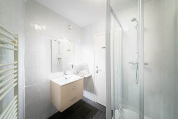 هتل Le Crystal Dinard Plage