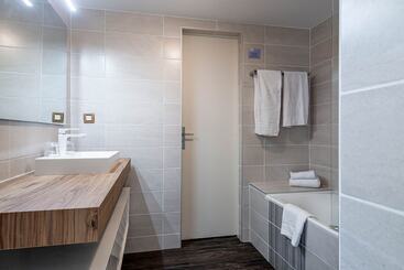 هتل Le Crystal Dinard Plage