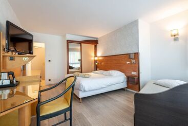 هتل Le Crystal Dinard Plage