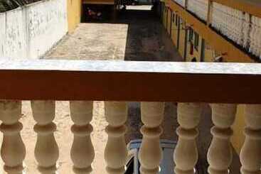 هتل Thalleys