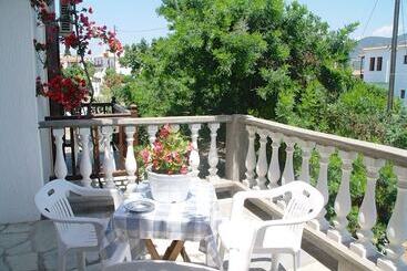 پانسیون Christos Guesthouse
