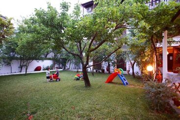 پانسیون Christos Guesthouse