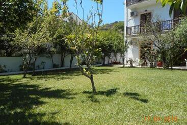 پانسیون Christos Guesthouse
