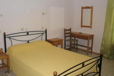 پانسیون Christos Guesthouse