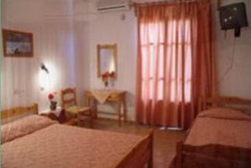 پانسیون Christos Guesthouse