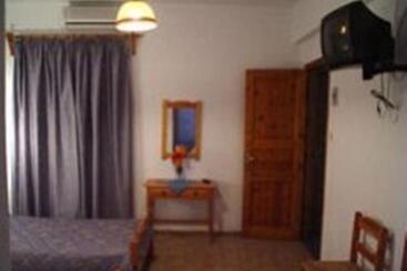 پانسیون Christos Guesthouse
