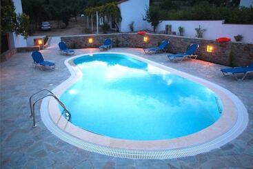 پانسیون Christos Guesthouse
