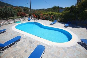 پانسیون Christos Guesthouse