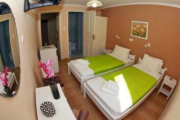 پانسیون Theano Guesthouse