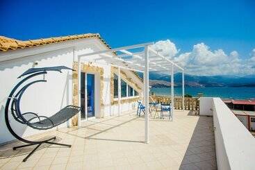 پانسیون Xenia Ionis Luxury Apartments