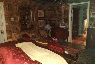 The Pillars In Natchez B&b