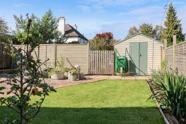 3 Elm Cottage