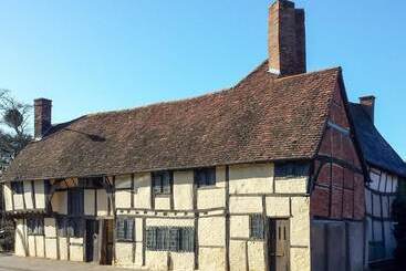 3 Masons Court