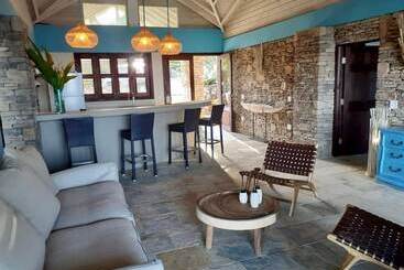 Escape Boutique Hotel And Beach Bar