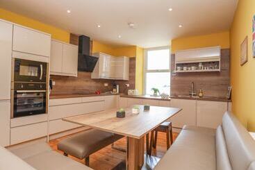 Gadlys House   Waters Edge