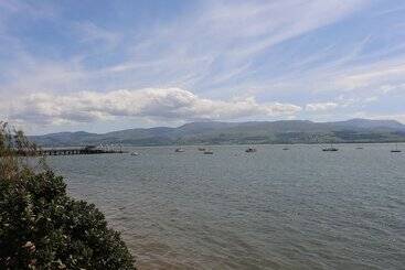 Gadlys House   Waters Edge