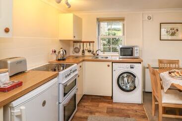 Goldsborough Cottage