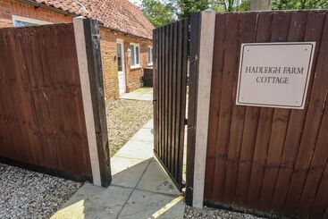 Hadleigh Farm Cottage