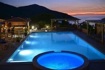 هتل Hôtel Palazzu Et Spa   Adults Only