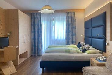 Dolomites Base Camp Hotel Olympia - Livinallonga del col di Lana