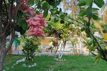 هتل Rancho Mama Juany