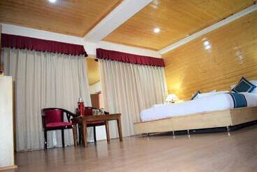هتل The Grand Yasmin Leh